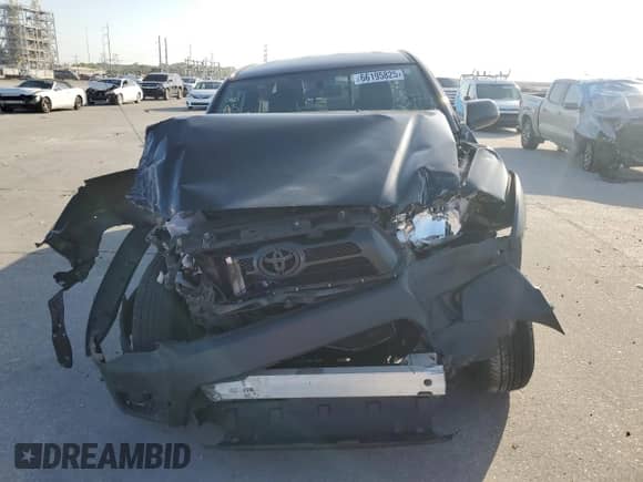 2015 Toyota Tacoma PreRunner z VIN 5TFTX4GNXFX049059, wystawiony jako Copart lot #66195825 z przebiegiem 121 411 mil mil oraz Szkoda całkowita • Salvage title. Historia ofert i sprzedaży dostępna na DreamBid. Obrazek 5.