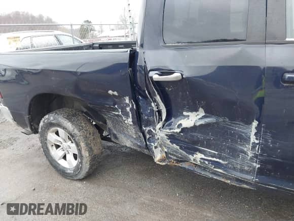 2018 Ram 1500 Big Horn z VIN 1C6RR7GGXJS115582, wystawiony jako IAAI lot #41722350 z przebiegiem 97 945 mil mil oraz . Historia ofert i sprzedaży dostępna na DreamBid. Obrazek 19.