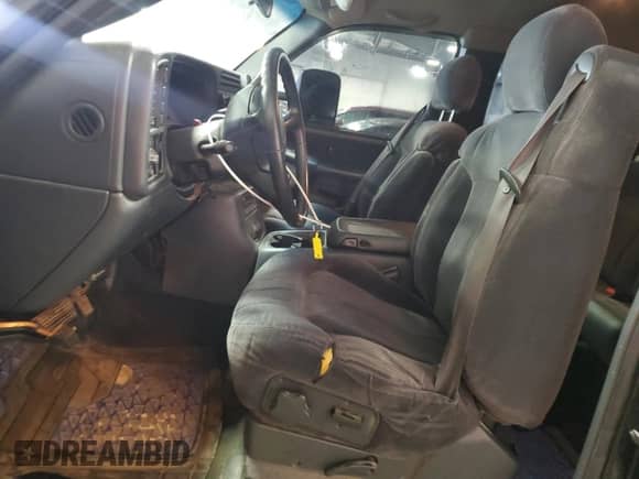 2000 Chevrolet Silverado 1500 LS with VIN 2GCEK19V3Y1205641, listed as a Copart auction lot 67375285 with 227,622 mi miles and Salvage title. Bid and sale history available at DreamBid. Image 7.