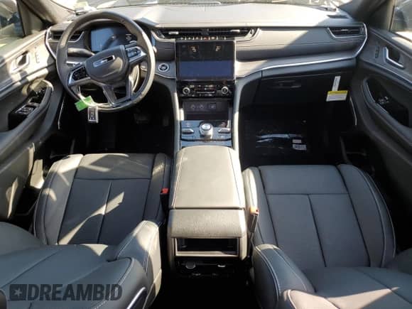 2024 Jeep Grand Cherokee Overland with VIN 1C4RJYD69R8568862, listed as a Copart auction lot 43029705 with 37 mi miles and Salvage title. Bid and sale history available at DreamBid. Image 8.