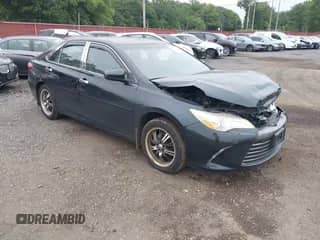 2016 Toyota Camry LE с VIN 4T1BF1FK4GU587162, выставлен на аукционе IAAI как лот 43005332 с пробегом 141 027 миль миль и . История ставок и продаж доступна на DreamBid. Изображение 1.