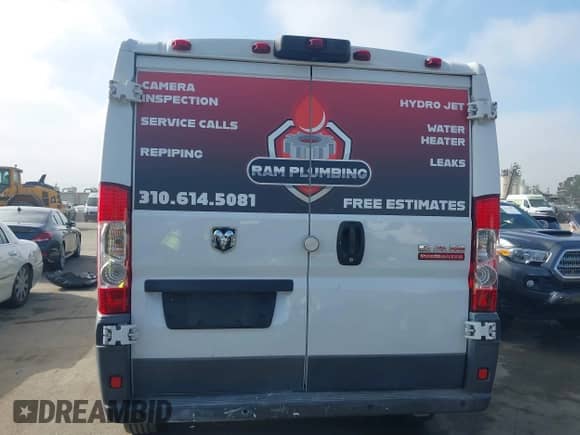 2015 Ram ProMaster Cargo с VIN 3C6TRVAG8FE502743, выставлен на аукционе IAAI как лот 43284575 с пробегом 179 278 миль миль и . История ставок и продаж доступна на DreamBid. Изображение 17.