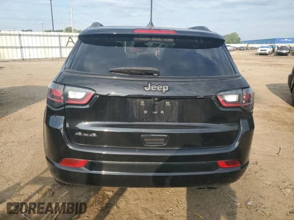 2022 Jeep Compass (RED) Edition with VIN 3C4NJDCBXNT204449, listed as a Copart auction lot 61567965 with 70,180 mi miles and Salvage title. Bid and sale history available at DreamBid. Image 6.
