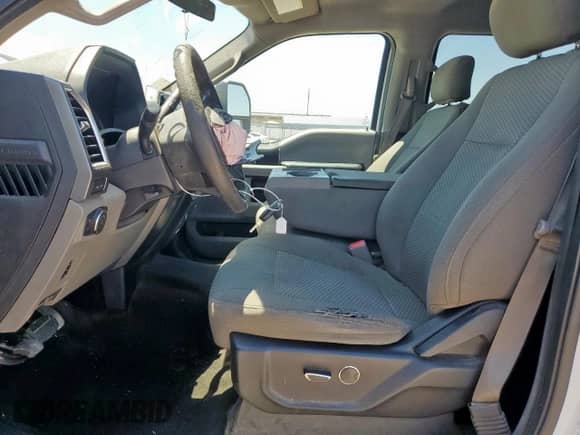 2017 Ford F-250 Lariat z VIN 1FT7W2BT8HED31214, wystawiony jako Copart lot #64813285 z przebiegiem 213 485 mil mil oraz Szkoda całkowita • Salvage title. Historia ofert i sprzedaży dostępna na DreamBid. Obrazek 7.