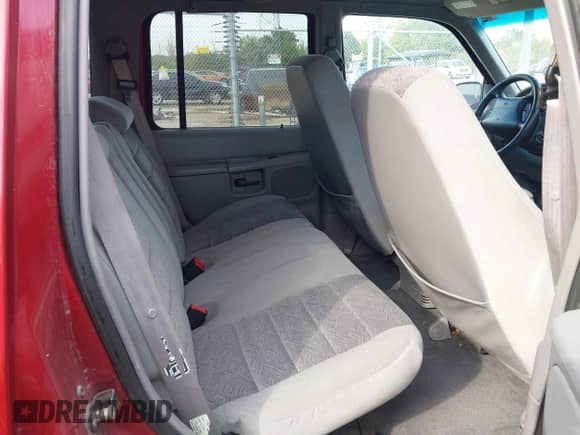 2000 Ford Explorer XLT with VIN 1FMZU73E9YZC45006, listed as a IAAI auction lot 43025235 with 98,772 mi miles and . Bid and sale history available at DreamBid. Image 8.