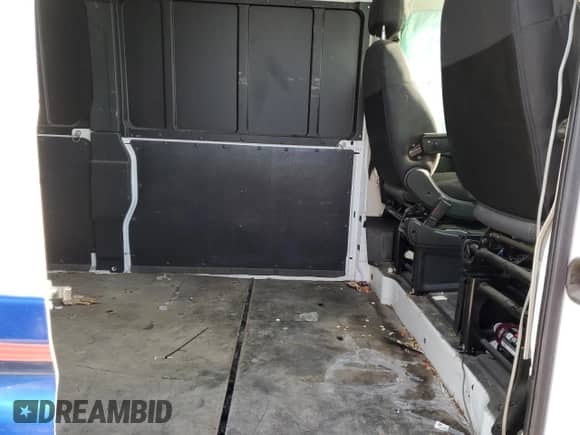 2020 Ram ProMaster Cargo z VIN 3C6TRVDG2LE133241, wystawiony jako Copart lot #55823565 z przebiegiem 109 486 mil mil oraz Szkoda całkowita • Salvage title. Historia ofert i sprzedaży dostępna na DreamBid. Obrazek 11.