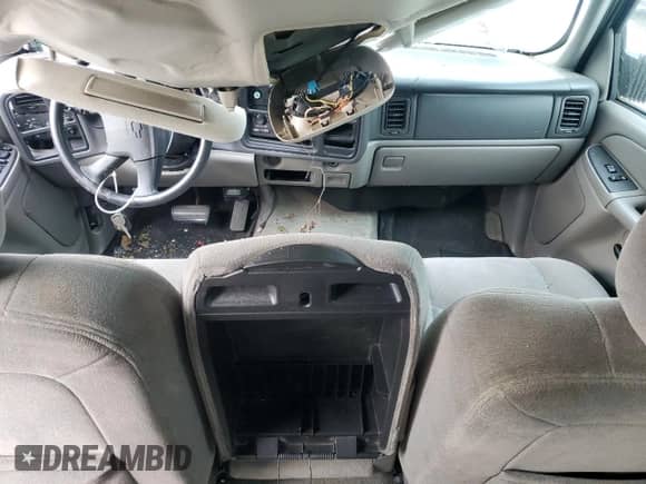 2004 Chevrolet Suburban LS z VIN 3GNGK26U24G257118, wystawiony jako Copart lot #74512764 z przebiegiem Nie podano mil oraz Szkoda całkowita • Salvage title. Historia ofert i sprzedaży dostępna na DreamBid. Obrazek 8.