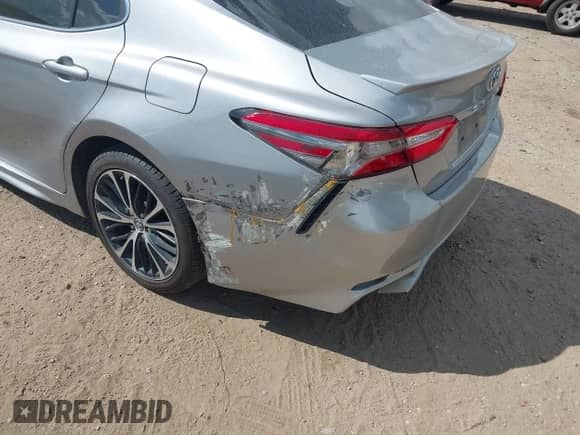 2019 Toyota Camry LE с VIN 4T1B11HK8KU175668, выставлен на аукционе IAAI как лот 43397625 с пробегом 260 310 миль миль и . История ставок и продаж доступна на DreamBid. Изображение 6.