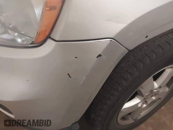 2011 Jeep Grand Cherokee 70th Anniversary with VIN 1J4RR4GG5BC571955, listed as a IAAI auction lot 42142924 with 251,814 mi miles and . Bid and sale history available at DreamBid. Image 6.