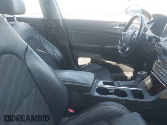 2015 Hyundai Sonata Limited with VIN 5NPE34AF3FH057750, listed as a IAAI auction lot 43364752 with 111,529 mi miles and . Bid and sale history available at DreamBid. Image 5.