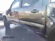 2019 Toyota Tacoma SR5 z VIN 3TMCZ5AN2KM231203, wystawiony jako IAAI lot #43203975 z przebiegiem 61 168 mil mil oraz . Historia ofert i sprzedaży dostępna na DreamBid. Obrazek 6.