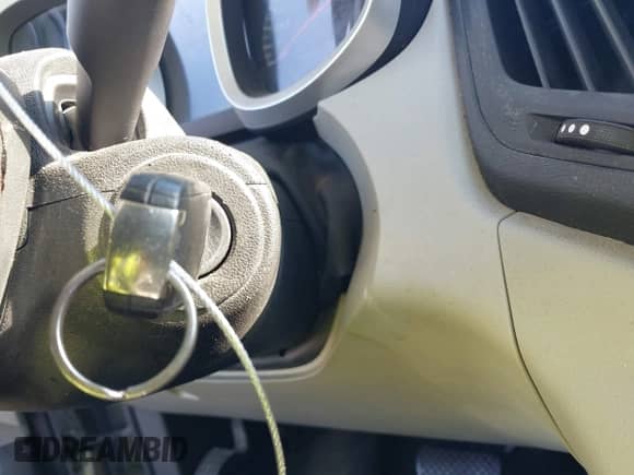 2015 Chevrolet Equinox LT z VIN 2GNFLCE34F6215314, wystawiony jako IAAI lot #43431303 z przebiegiem 179 598 mil mil oraz . Historia ofert i sprzedaży dostępna na DreamBid. Obrazek 11.