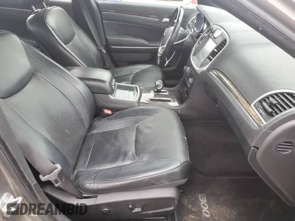 2014 Chrysler 300 C with VIN 2C3CCAKG1EH200994, listed as a Copart auction lot 85164505 with 182,228 mi miles and Salvage title. Bid and sale history available at DreamBid. Image 7.