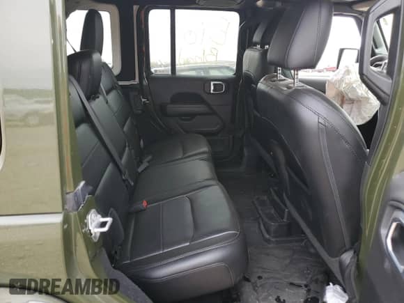 2021 Jeep Wrangler Unlimited Sahara Altitude z VIN 1C4HJXEN3MW668178, wystawiony jako Copart lot #53570985 z przebiegiem Nie podano mil oraz Szkoda całkowita • Salvage title. Historia ofert i sprzedaży dostępna na DreamBid. Obrazek 11.