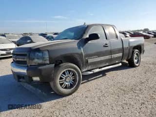 2007 Chevrolet Silverado 1500 1LT с VIN 1GCEC19CX7Z505405, выставлен на аукционе Copart как лот 69068555 с пробегом 209 816 миль миль и Списание • Salvage title. История ставок и продаж доступна на DreamBid. Изображение 1.