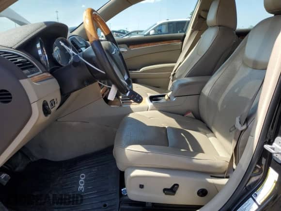 2012 Chrysler 300 C с VIN 2C3CCAKT5CH197124, выставлен на аукционе Copart как лот 63137145 с пробегом 159 157 миль миль и Чистый • Clean title. История ставок и продаж доступна на DreamBid. Изображение 7.