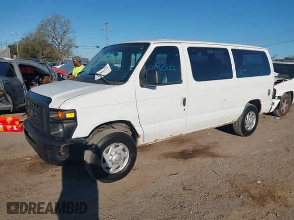 2014 Ford Econoline Cargo Commercial с VIN 1FTNE1EL0EDA28705, выставлен на аукционе IAAI как лот 43460522 с пробегом 357 506 миль миль и . История ставок и продаж доступна на DreamBid. Изображение 2.