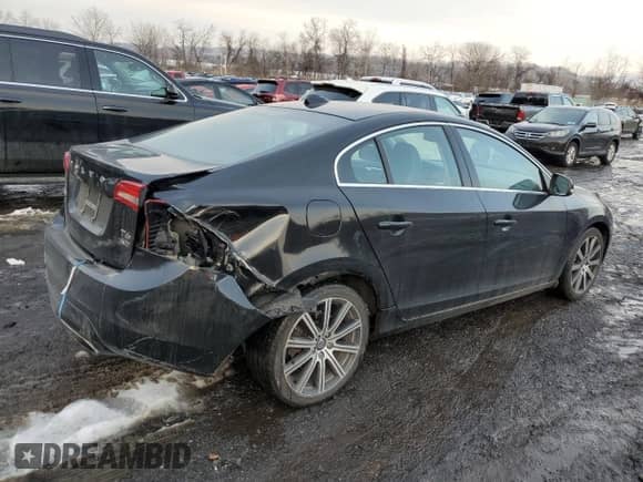 2014 Volvo S60 T6 with VIN YV1902FH9E2274593, listed as a Copart auction lot 43174135 with 84,645 mi miles and Salvage title. Bid and sale history available at DreamBid. Image 3.