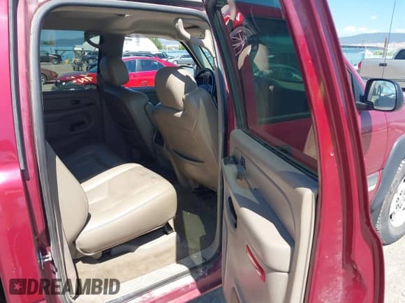 2005 Chevrolet Silverado 1500 LS with VIN 2GCEK13T351164625, listed as a IAAI auction lot 42942388 with 223,615 mi miles and . Bid and sale history available at DreamBid. Image 8.
