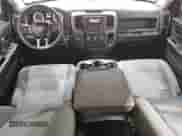 2017 Ram 1500 Tradesman z VIN 1C6RR6FG8HS855010, wystawiony jako Copart lot #67552945 z przebiegiem 199 734 mil mil oraz Czysty tytuł • Clean title. Historia ofert i sprzedaży dostępna na DreamBid. Obrazek 8.