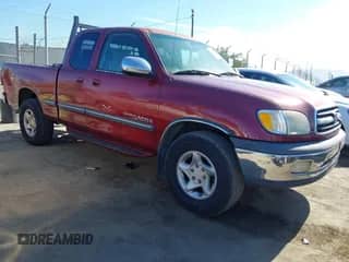2000 Toyota Tundra SR5 z VIN 5TBRT3415YS011418, wystawiony jako IAAI lot #43054331 z przebiegiem 260 573 mil mil oraz . Historia ofert i sprzedaży dostępna na DreamBid. Obrazek 1.