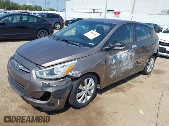 2014 Hyundai Accent SE с VIN KMHCU5AE3EU161592, выставлен на аукционе IAAI как лот 43249681 с пробегом 86 873 миль миль и . История ставок и продаж доступна на DreamBid. Изображение 2.
