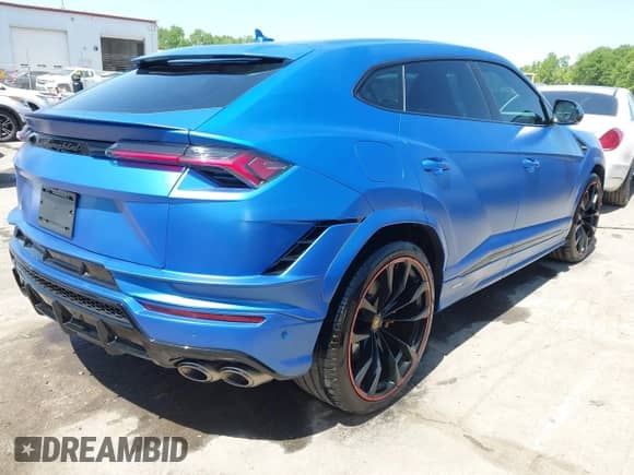 2024 Lamborghini Urus S с VIN ZPBUB3ZL8RLA33200, выставлен на аукционе IAAI как лот 42049420 с пробегом 650 миль миль и . История ставок и продаж доступна на DreamBid. Изображение 4.