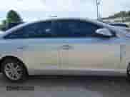 2017 Hyundai Sonata 2.4L z VIN 5NPE24AF2HH530222, wystawiony jako IAAI lot #43335277 z przebiegiem 139 780 mil mil oraz . Historia ofert i sprzedaży dostępna na DreamBid. Obrazek 14.