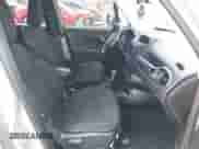 2017 Jeep Renegade Latitude с VIN ZACCJABB6HPG23465, выставлен на аукционе IAAI как лот 42586122 с пробегом 72 465 миль миль и . История ставок и продаж доступна на DreamBid. Изображение 5.