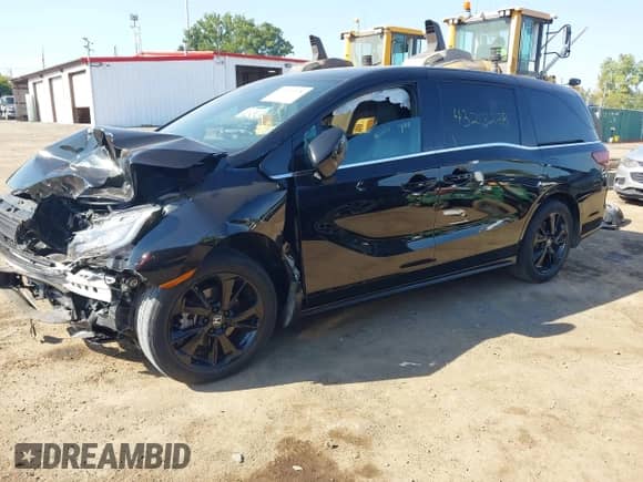 2024 Honda Odyssey Sport z VIN 5FNRL6H73RB004576, wystawiony jako IAAI lot #43213278 z przebiegiem 28 035 mil mil oraz . Historia ofert i sprzedaży dostępna na DreamBid. Obrazek 18.