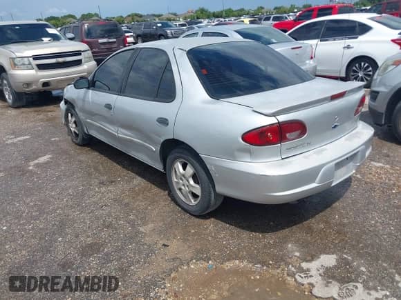 2002 Chevrolet Cavalier LS с VIN 1G1JF524827242702, выставлен на аукционе IAAI как лот 42887305 с пробегом Не указан миль и . История ставок и продаж доступна на DreamBid. Изображение 3.