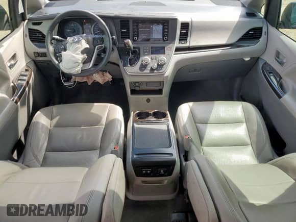 2020 Toyota Sienna XLE z VIN 5TDYZ3DC5LS050005, wystawiony jako Copart lot #83937775 z przebiegiem 135 318 mil mil oraz Szkoda całkowita • Salvage title. Historia ofert i sprzedaży dostępna na DreamBid. Obrazek 8.