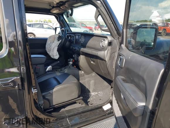 2022 Jeep Wrangler Unlimited Sahara with VIN 1C4JJXP68NW271669, listed as a IAAI auction lot 43277507 with 51,422 mi miles and . Bid and sale history available at DreamBid. Image 5.