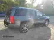 2010 Cadillac Escalade Premium z VIN 1GYUKCEF6AR157808, wystawiony jako Copart lot #71533585 z przebiegiem 95 063 mil mil oraz Czysty tytuł • Clean title. Historia ofert i sprzedaży dostępna na DreamBid. Obrazek 3.