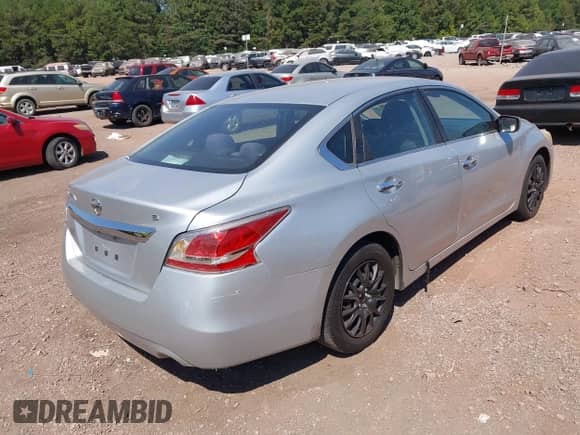 2015 Nissan Altima SL with VIN 1N4AL3AP7FC295250, listed as a IAAI auction lot 43162155 with 180,222 mi miles and . Bid and sale history available at DreamBid. Image 4.