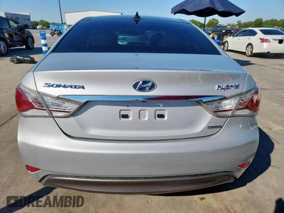 2015 Hyundai Sonata with VIN KMHEC4A4XFA135622, listed as a Copart auction lot 82300915 with 170,656 mi miles and Clean title. Bid and sale history available at DreamBid. Image 6.
