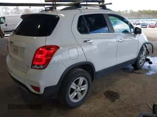 2017 Chevrolet Trax LT z VIN KL7CJPSB3HB209831, wystawiony jako IAAI lot #41974739 z przebiegiem 99 339 mil mil oraz . Historia ofert i sprzedaży dostępna na DreamBid. Obrazek 4.