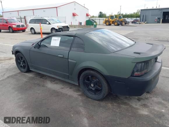 2001 Ford Mustang Standard z VIN 1FAFP40451F225342, wystawiony jako IAAI lot #43384737 z przebiegiem 86 953 mil mil oraz . Historia ofert i sprzedaży dostępna na DreamBid. Obrazek 3.