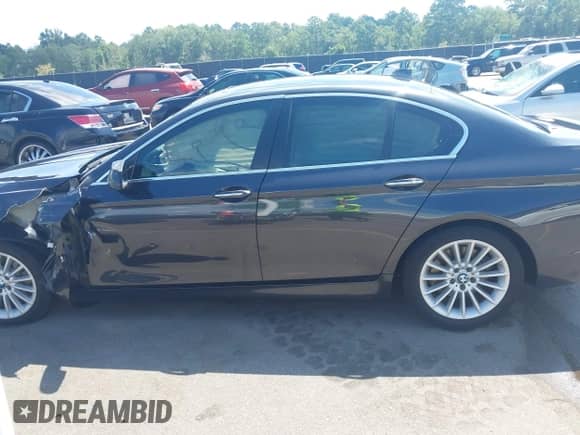 2013 BMW 5 Series 535i xDrive с VIN WBAFU7C58DDU66673, выставлен на аукционе IAAI как лот 42660218 с пробегом 47 560 миль миль и . История ставок и продаж доступна на DreamBid. Изображение 14.