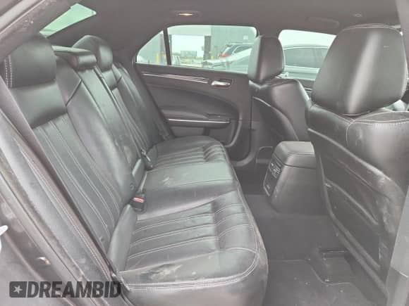 2019 Chrysler 300 S с VIN 2C3CCABG5KH515910, выставлен на аукционе Copart как лот 62020055 с пробегом 105 607 миль миль и Списание • Salvage title. История ставок и продаж доступна на DreamBid. Изображение 10.