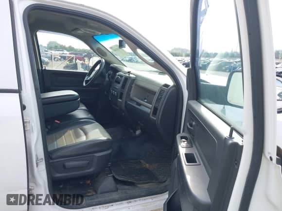 2012 Ram 1500 Express z VIN 1C6RD7FT8CS225966, wystawiony jako IAAI lot #43181465 z przebiegiem 347 015 mil mil oraz . Historia ofert i sprzedaży dostępna na DreamBid. Obrazek 5.