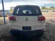 2017 Volkswagen Tiguan S с VIN WVGBV7AX8HK043575, выставлен на аукционе Copart как лот 80697335 с пробегом 71 281 миль миль и Списание • Salvage title. История ставок и продаж доступна на DreamBid. Изображение 6.