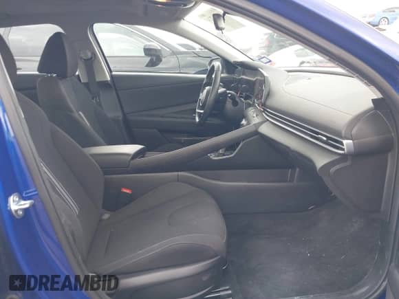 2025 Hyundai Elantra SEL Convenience with VIN KMHLS4DG2SU911637, listed as a IAAI auction lot 43556724 with 17,202 mi miles and . Bid and sale history available at DreamBid. Image 5.