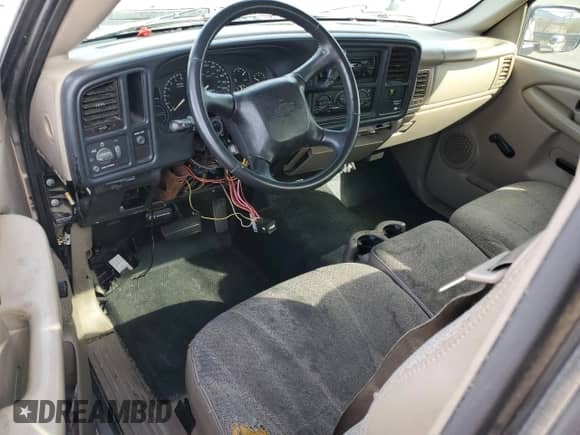 2002 Chevrolet Silverado 2500HD z VIN 1GCHC24U52E129070, wystawiony jako Copart lot #81715235 z przebiegiem Nie podano mil oraz Szkoda całkowita • Salvage title. Historia ofert i sprzedaży dostępna na DreamBid. Obrazek 8.