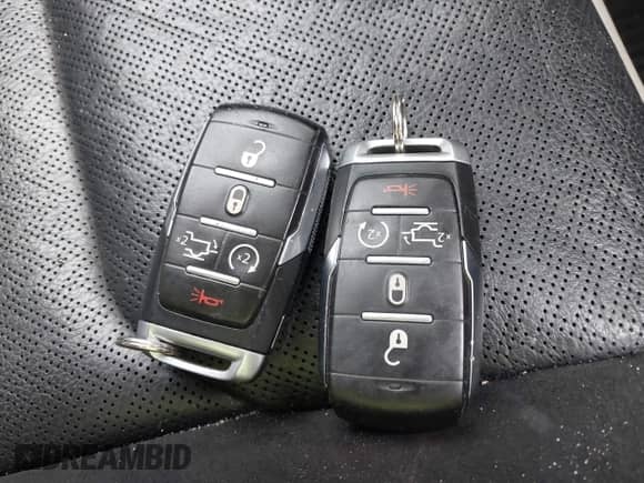 2022 Ram 1500 Laramie z VIN 1C6RREJM5NN165734, wystawiony jako IAAI lot #42307922 z przebiegiem 34 691 mil mil oraz . Historia ofert i sprzedaży dostępna na DreamBid. Obrazek 11.