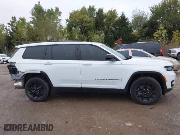 2024 Jeep Grand Cherokee Altitude with VIN 1C4RJKAG2R8560399, listed as a IAAI auction lot 43522932 with 50,324 mi miles and . Bid and sale history available at DreamBid. Image 14.