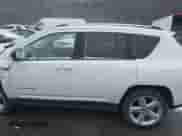 2013 Jeep Compass Limited z VIN 1C4NJDCB6DD166562, wystawiony jako IAAI lot #41059717 z przebiegiem 91 188 mil mil oraz . Historia ofert i sprzedaży dostępna na DreamBid. Obrazek 14.