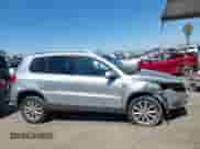 2017 Volkswagen Tiguan Wolfsburg Edition с VIN WVGRV7AX6HK008936, выставлен на аукционе IAAI как лот 42666910 с пробегом 101 775 миль миль и . История ставок и продаж доступна на DreamBid. Изображение 13.