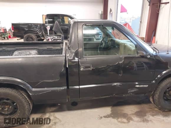 1997 Chevrolet S-10 LS с VIN 1GCCS1442VK191815, выставлен на аукционе IAAI как лот 41306136 с пробегом 282 097 миль миль и . История ставок и продаж доступна на DreamBid. Изображение 13.