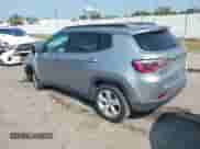 2018 Jeep Compass Latitude z VIN 3C4NJCBB9JT124923, wystawiony jako IAAI lot #43240973 z przebiegiem 59 726 mil mil oraz . Historia ofert i sprzedaży dostępna na DreamBid. Obrazek 3.